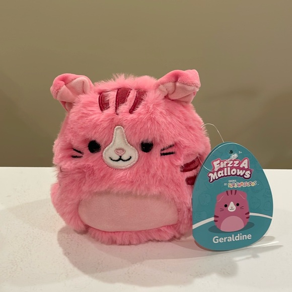 NWT 5” Geraldine the Scottish Fold Cat Fuzzamallow Squishmallow - Picture 1 of 4
